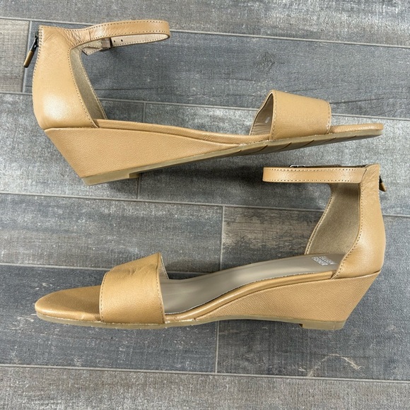 NEW Eileen Fisher Brown Leather Wedge Sandals - Picture 4 of 8